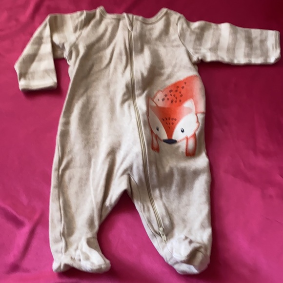 Bundle of Onesies - Picture 5 of 6